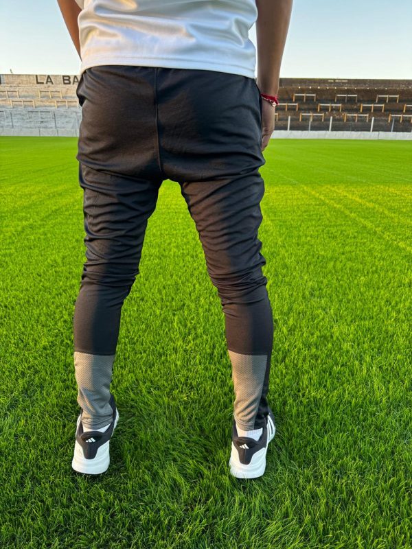 JOGGING ATHLETIC GRIS Y NEGRO - Imagen 2
