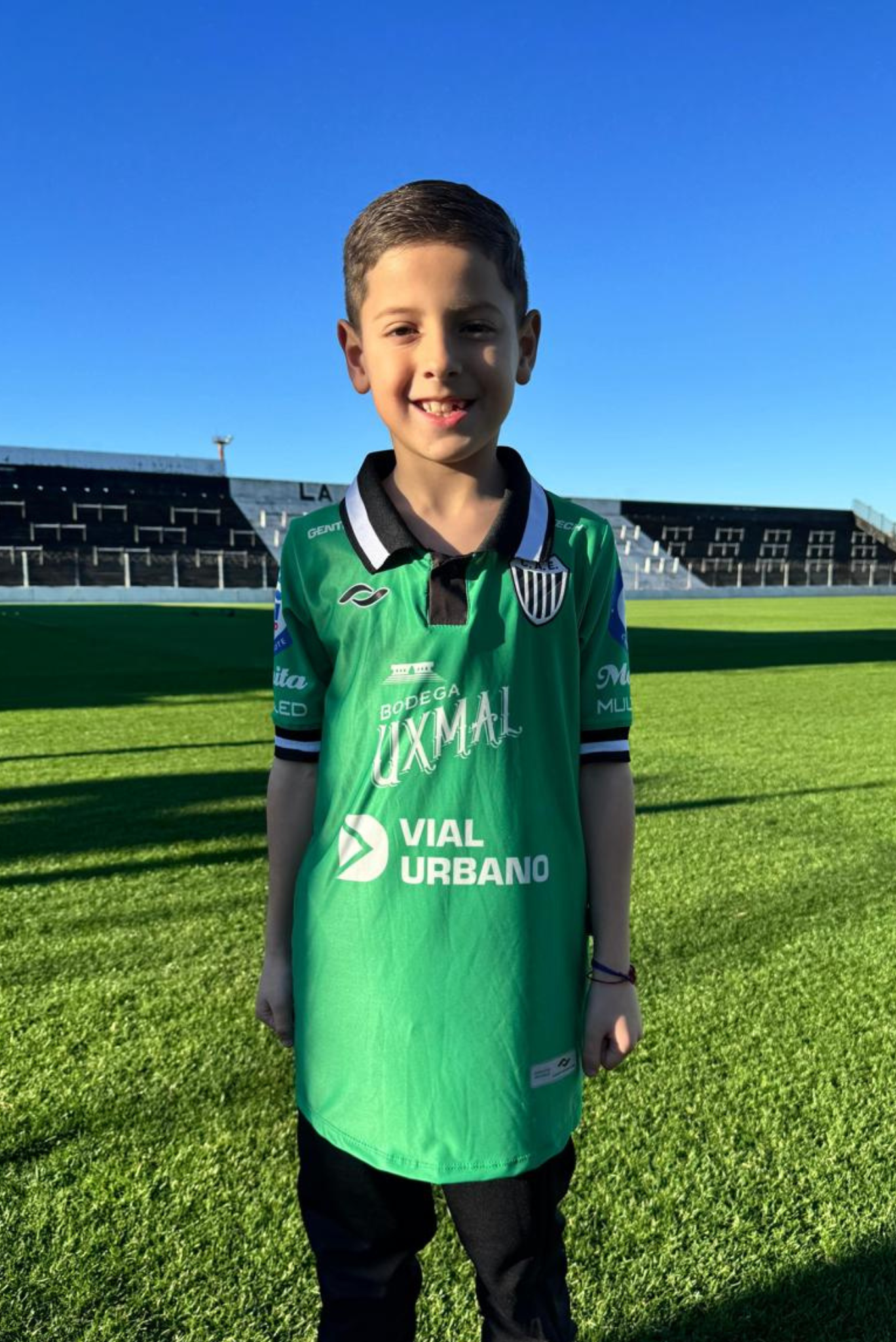 CAMISETA COACH VERDE /  NIÑO 2025