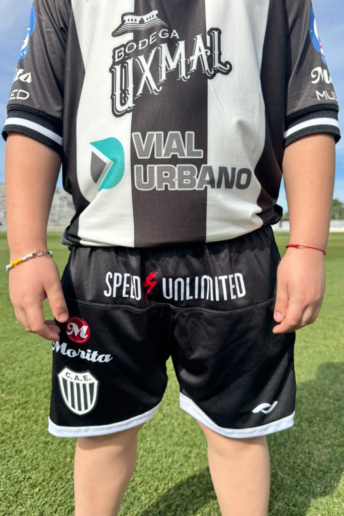 SHORT DE JUEGO COACH NIÑO NEGRO 2025